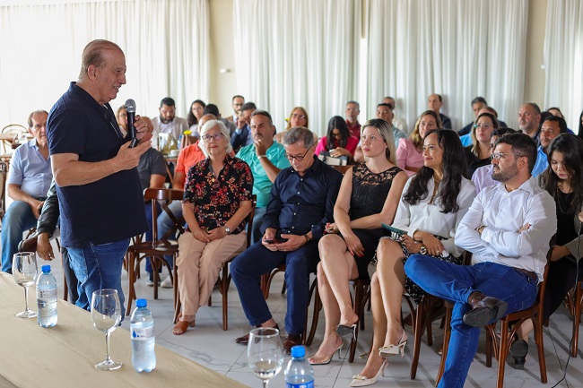 Prefeito Valderico Junior participa de palestra sobre práticas de gestão com Ministro Augusto Nardes