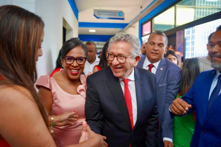 “Vou governar para toda Camaçari”, afirma Caetano em discurso de posse